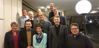 Foto: (vorne: B. Müller, St. Flicker, M. Struß, Dr. M. Müller, S. Blümel, Mitte: Prof. G. Stanke, Ch. Heigel, Ch. Steinert, hinten: E. Schütz, Th. Ebert, C. Noll) 